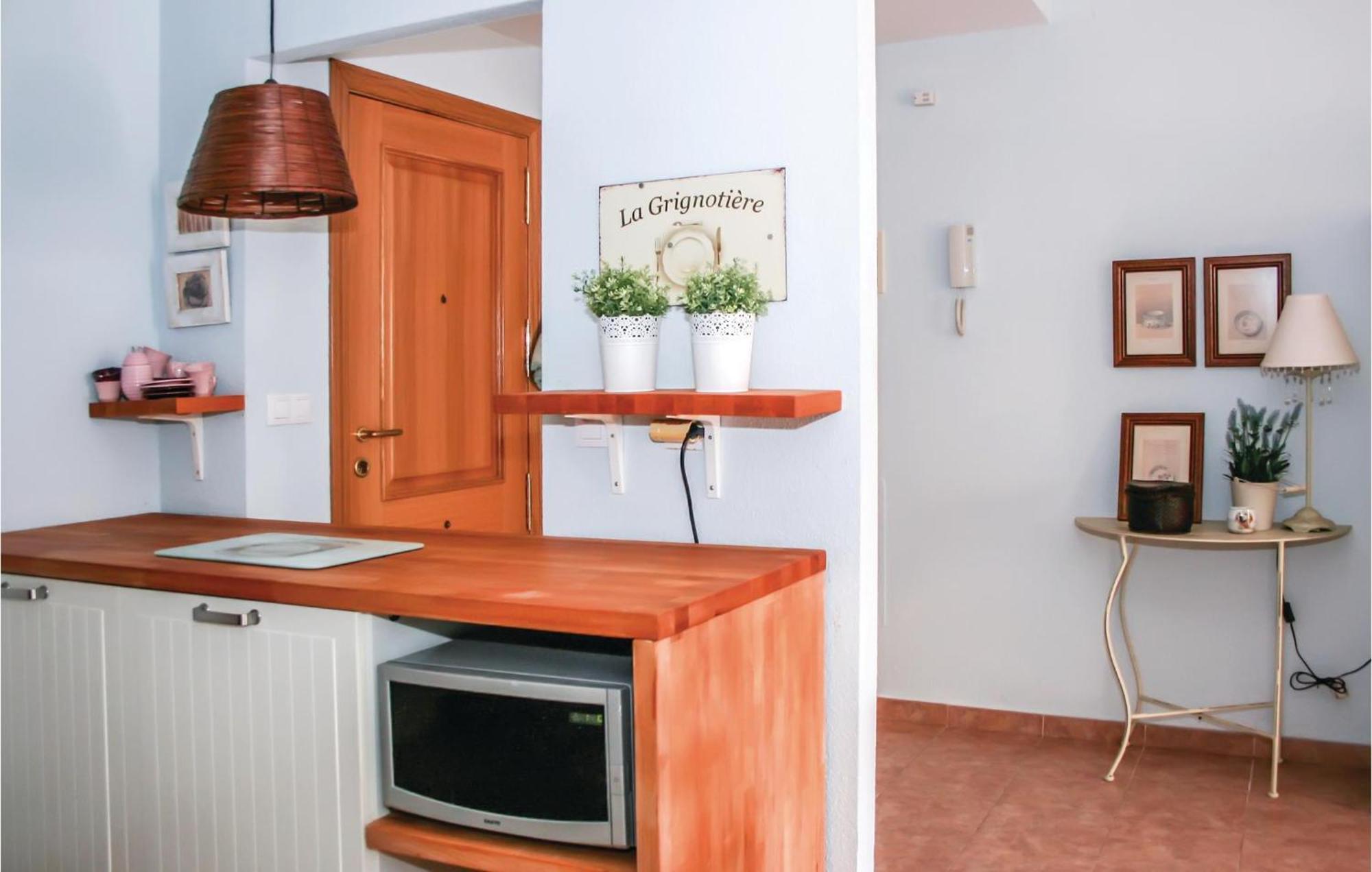 Beautiful Apartment In Alcossebre With Kitchen Luaran gambar